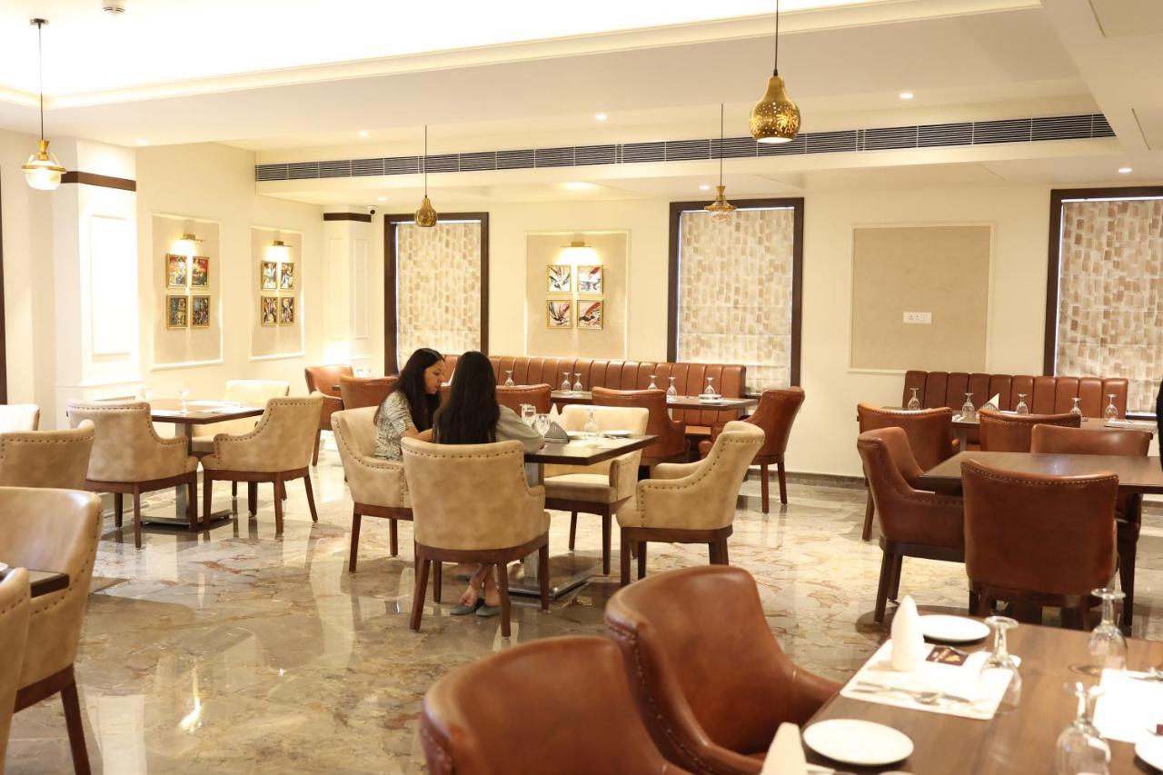 Pride Hotel Bhopal Eksteriør bilde