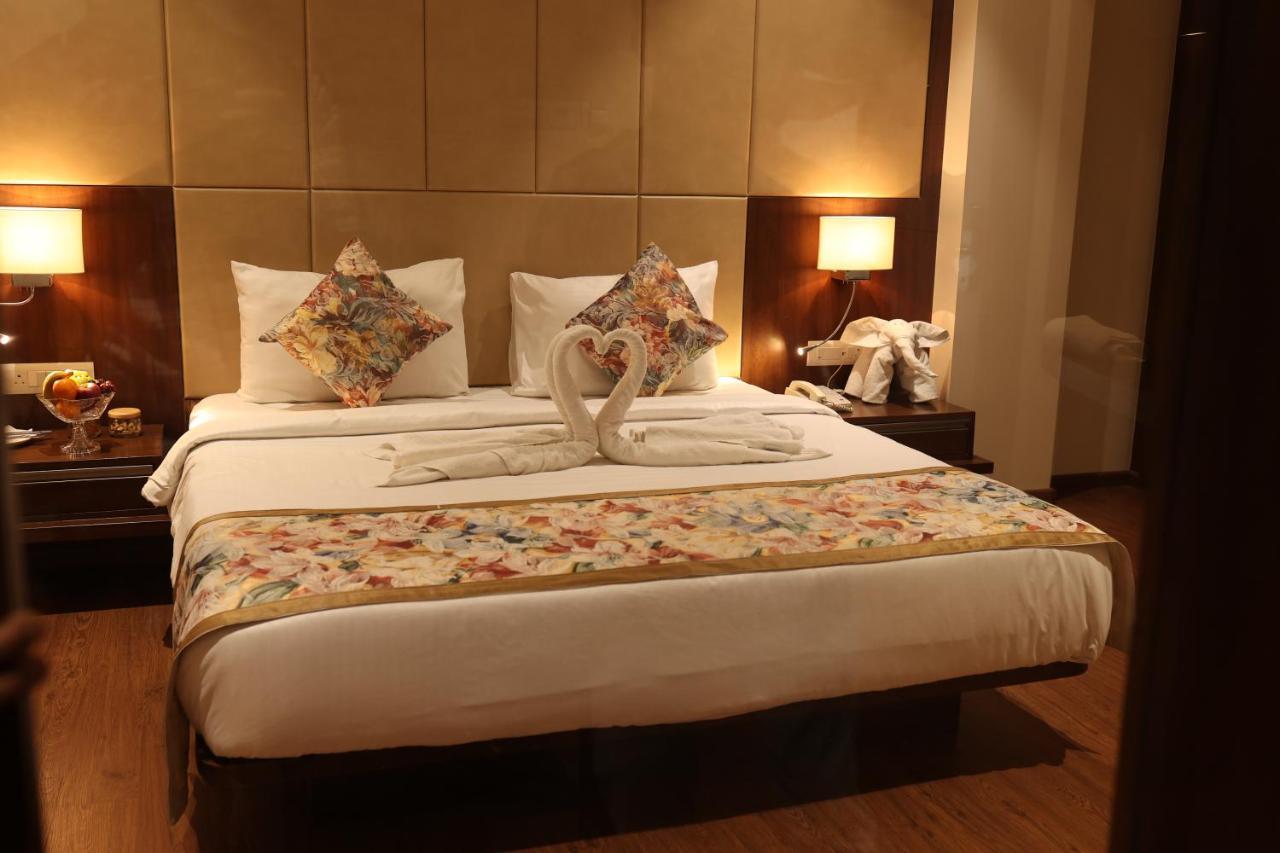 Pride Hotel Bhopal Eksteriør bilde