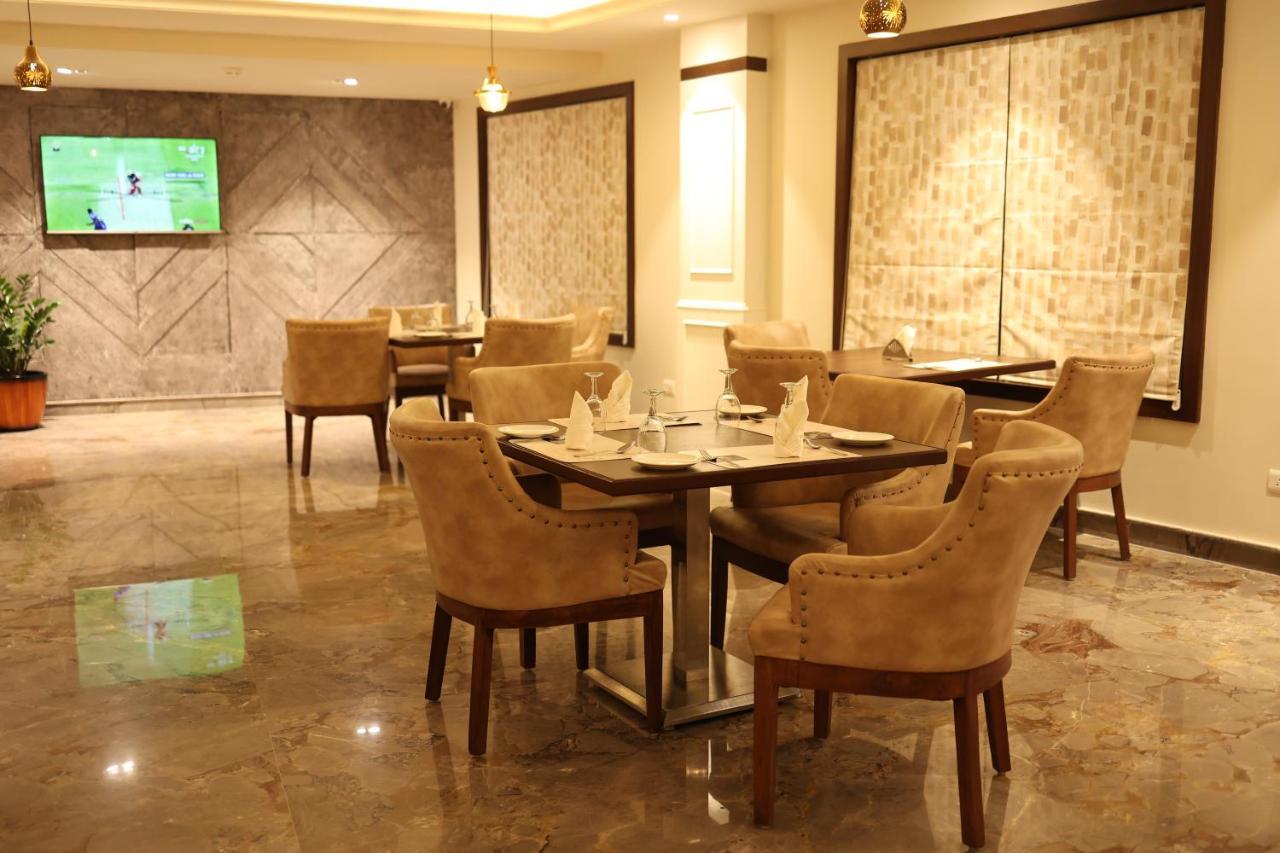 Pride Hotel Bhopal Eksteriør bilde